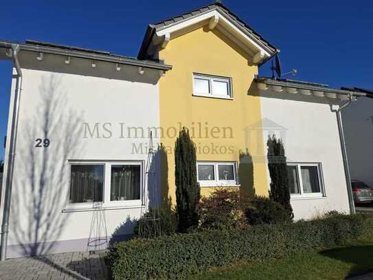 *** Familienfreundliche Traumwohnung mit Balkon und Weitblick in Lampertheim-Hofheim ***