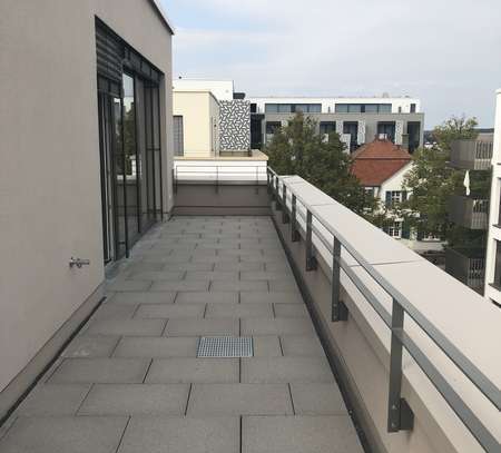 Moderne Penthhouse-Wohnung ! Helle 3-Zi. Whg. (W14) mit Dachterrasse in ruhiger Lage!