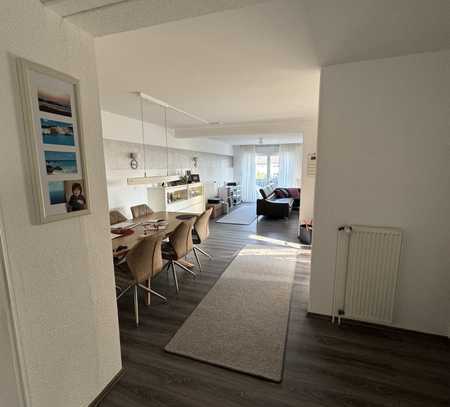 Ansprechende 4,5-Zimmer-Maisonette-Wohnung mit Balkon in Duisburg