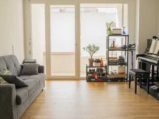 *Neubau* 2-Zimmer Whg. in Münchener Osten, mit EBK und Balkon, ab 01.05/06