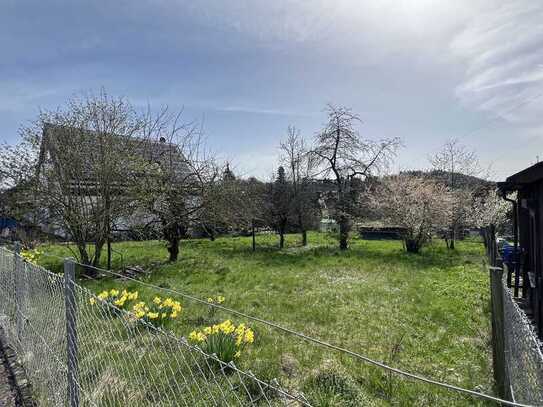 "Wohnen mit traumhaftem Garten." Sehr großzügige DHH in ruhiger Sonnenlage von Heimsheim.