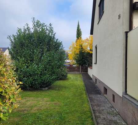 Einfamilienhaus mit Einliegerwohnung mit Keller und Garten in Tegernheim nähe Regensburg