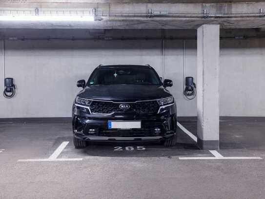 Stellplatz in einer trockenen und geschlossenen Tiefgarage. Einfahrt mit Fernbedienung