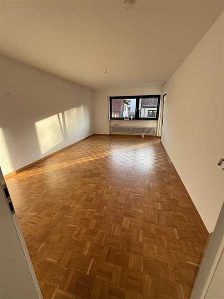                                                              Stilvolle 3-Zimmer-Wohnung mit Balkon in Frankfurt am Main                                                       in Eckenheim (Frankfurt am Main)
