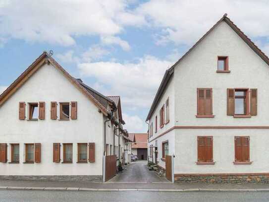Attraktive Möglichkeiten: Paket aus 2 Häusern mit 6 WE in begehrter Lage von Friedberg