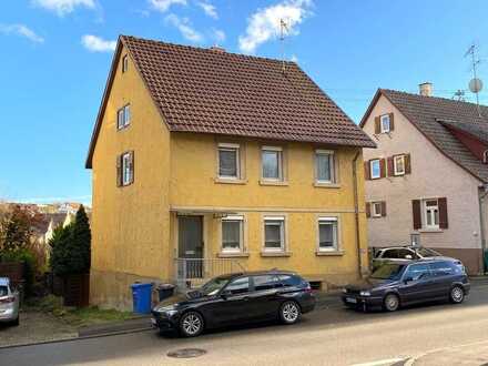 Einfamilienhaus mit Geschichte und Charme, Terrasse und zwei Balkonen mit schönem Blick.