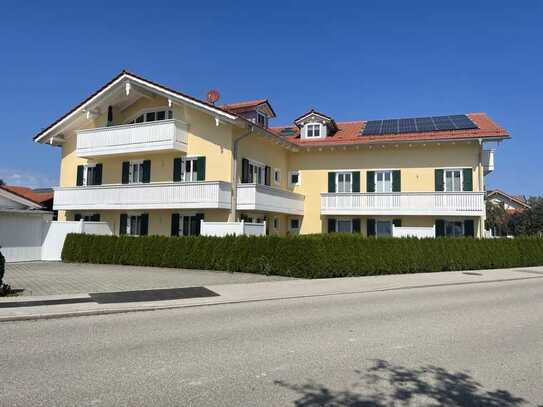 Als Gästehaus nutzbares 6-Parteien-Haus am Chiemsee, Neubau, unvermietet, 5 Minuten zum See!