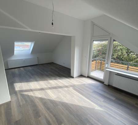 Schöne, neuwertige 3,5 Zi DG mit Balkon & Garage