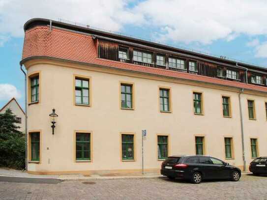 Investitionsmöglichkeit mit Charme: Langjährig vermietete, barrierefreie Wohnung in Freiberg