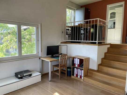 Freundliche 2-Zimmer-Maisonette-Wohnung mit Balkon in bester Hanglage in Stuttgart-Vaihingen