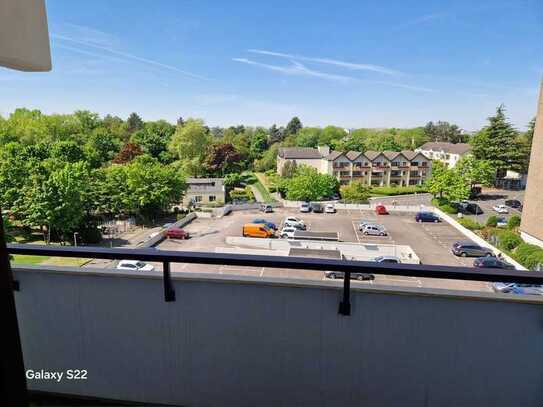 Ansprechende 1-Zimmer-Wohnung mit Tiefgaragenplatz und Einbauküche in Sankt Augustin