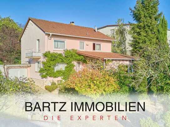 Großzügiges Einfamilienhaus mit tollem Grundriss und traumhaftem Garten