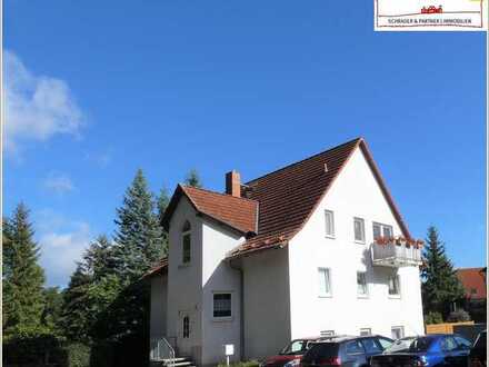 Sonnig, grün und herrlich ruhig: individuelle 3-Zi.-DG mit Balkon und KFZ-Stellplatz (vermietet)
