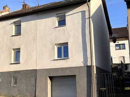 Gemütliche Doppelhaushälfte mit kleinem Garten und Balkon in Friedrichsthal