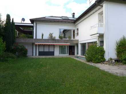 Schönes, geräumiges Haus mit sieben Zimmern in Pforzheim, Rodgebiet Südweststadt