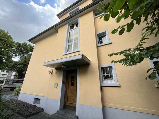 3-Parteienhaus mit Garage und Garten Ein tolles Haus- zur Kapitalanlage oder Eigennutzung in Toplage