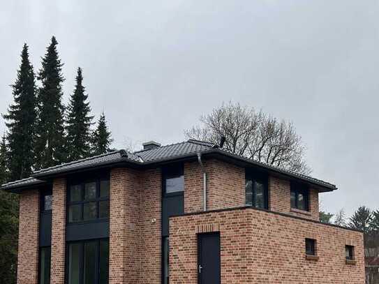 Familienfreundlicher Neubau: modern und in beliebter Lage - 6 Zimmer inkl. Garage & Keller