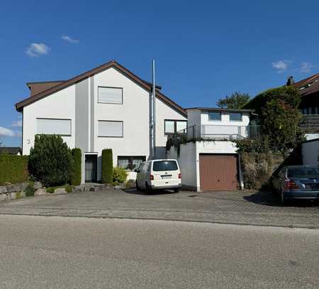 Schöne 4-Zimmer-Wohnung mit großer Terrasse und EBK in ruhiger Lage in Wiernsheim