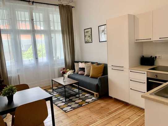 Bezugsfrei ab 17.12.2025: Sanierte 3-Zimmer-Eigentumswohnung mit Loggia nahe Spreeufer in Moabit