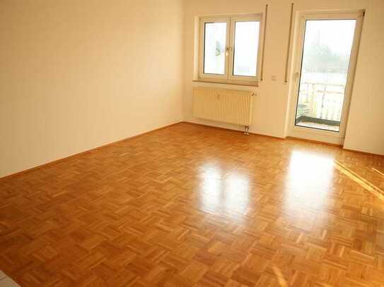 Frei ab 1.7.25 - im 1. OG mit Balkon + Laminat in TOP Lage