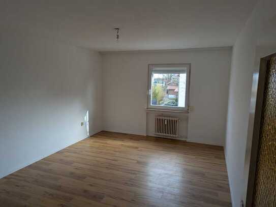 Helle 2-Zimmer-Wohnung mit zusätzlicher Einliegerwohnung in Gernlinden