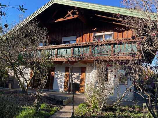 Einfamilienhaus mit Einligerwohnung im Landhausstil in Bernau am Chiemsee - familienfreundlich