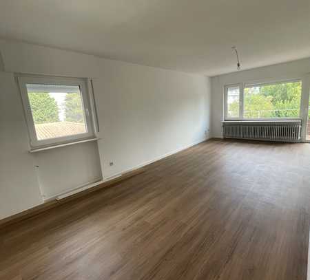 Erstbezug nach Sanierung: schöne 4-Zimmer-Wohnung mit Balkon in Neu-Edingen