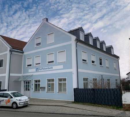 Mehrfamilienhaus mit Gewerbeeinheit in Böhmfeld - insgesamt 4 Parteien!