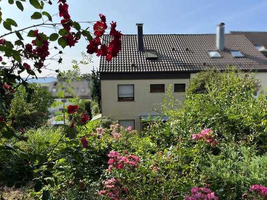 Birenbach, sofort frei: Reiheneckhaus der Möglichkeiten mit Garten und Südbalkon