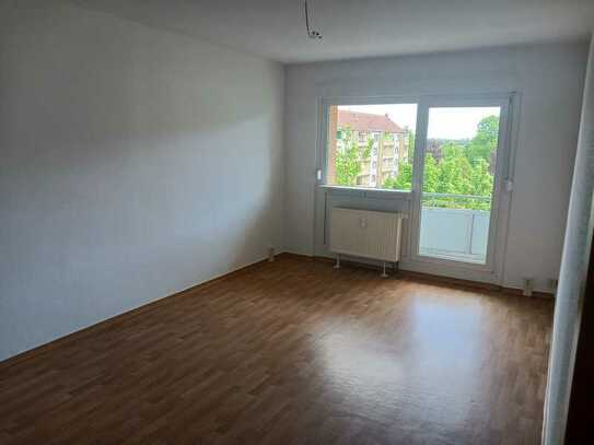 Ihr neues Zuhause mit Balkon - 3 Raum Wohnung in Lützen