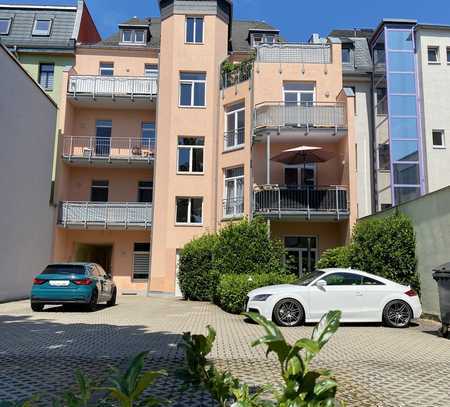 Stadthaus Komplettsanierung 2006, Terrasse/Balkone / 8 Stellplätze/ Optional weitere 12 Stellplätze!