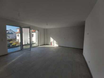 Erstbezug, schicke 3 Zimmer-Wohnung mit Balkon und Einbauküche in Tübingen
