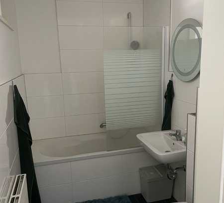 Sanierte 2-Zimmer Wohnung mit EBK - zeitnah verfügbar!