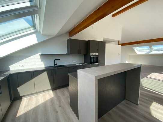 Stilvolle, neuwertige 2-Zimmer-Dachgeschosswohnung mit Loggia in Abstatt