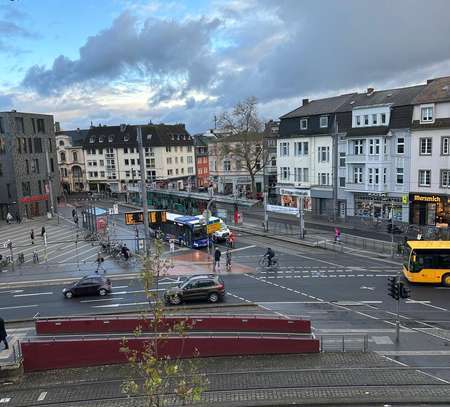 "Ihr neues Zuhause: Stilvolle 4-Zimmer-Wohnung in Top-Lage Bonn-Beuel, Konrad-Adenauer-Platz!"