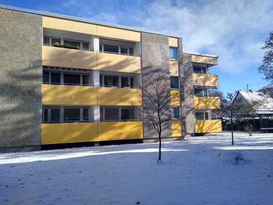 helle, gut geschnittene 2 Zimmerwohnung EG