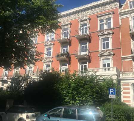 2,5-Raum-Penthouse-Wohnung in Hamburg Harvestehude