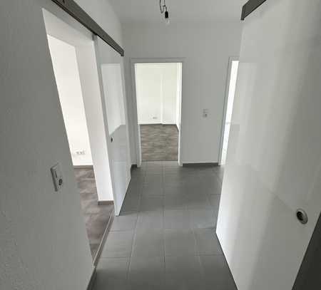 !!!Top Vollständig renovierte 2-Raum-Wohnung mit Balkon, Stellplatz und Aufzug in Wuppertal!!!!!