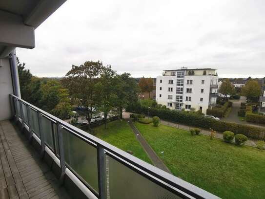 Helle 2-Zimmer-Wohnung mit Sonnenbalkon und Tiefgaragenstellplatz in Junkersdorf