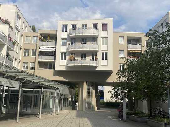 Schöne, helle, voll möblierte 2-Zimmer-Wohnung mit Balkon auf Zeit zu vermieten