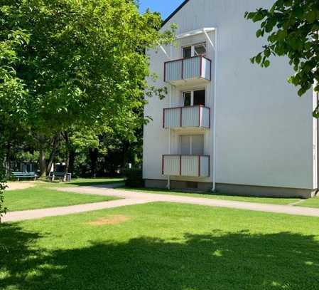 Schöne renovierte 2-Zimmerwohnung mit Balkon in ruhiger Lage von Hochzoll-Nord zu vermieten