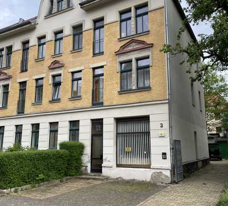 Ladengeschäft mit Bürofläche neben traditionellem Bäcker (75 m² mit 54 m² Keller)