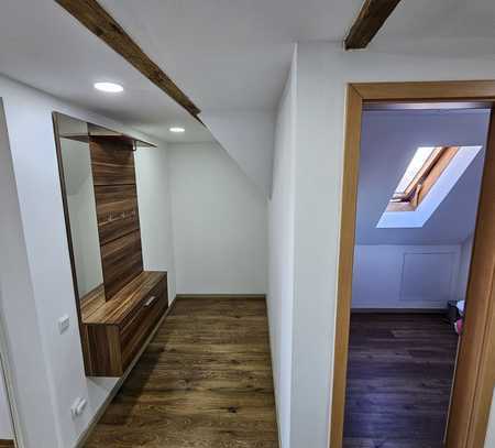 500 € - 50 m² - 2 Zi. dachgeschoss Wohnung