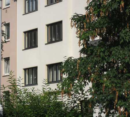 Helle, freundliche 1-Zimmer-Wohnung mit Balkon und Einbauküche in Wuppertal-Heckinghausen