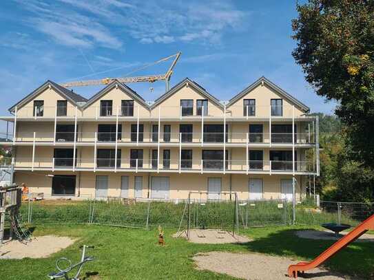 Moderne Wohnung mit 3,5 Zimmern sowie Balkon/Loggia und Einbauküche sowie TG-Stellplatz in Kandern