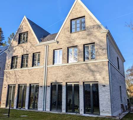 Provisionsfrei Erstbezug Architektenhaus: 6-Zi-Doppelhaushälfte in Kleinmachnow mit Design-EBK