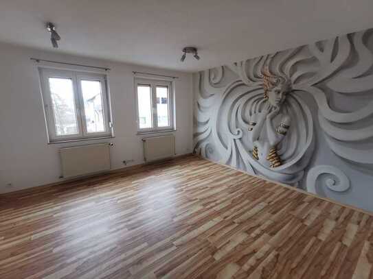 Stilvolle 6-Raum-Wohnung mit Balkon und EBK in Reichenbach an der Fils