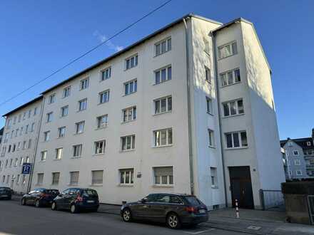 Helle und freundliche 1-Zimmer-Wohnung mit Loggia und EBK in Neu-Ulm