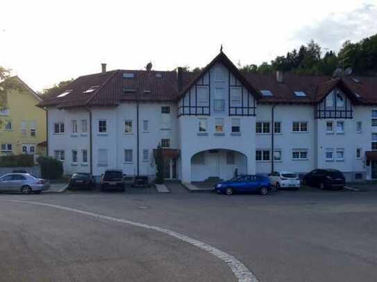 Attraktive 3-Zimmer-Dachgeschosswohnung mit Balkon und EBK in Mühlacker