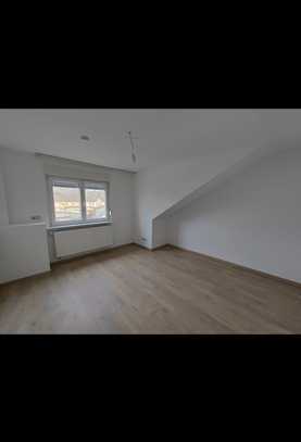 3 Zimmerwohnung mit Balkon und Stellplatz